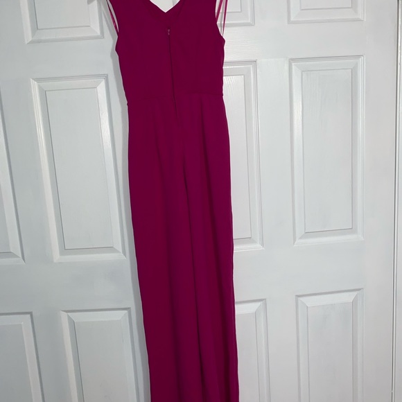 Elegant Magenta Sleeveless Dress - Picture 3 of 5